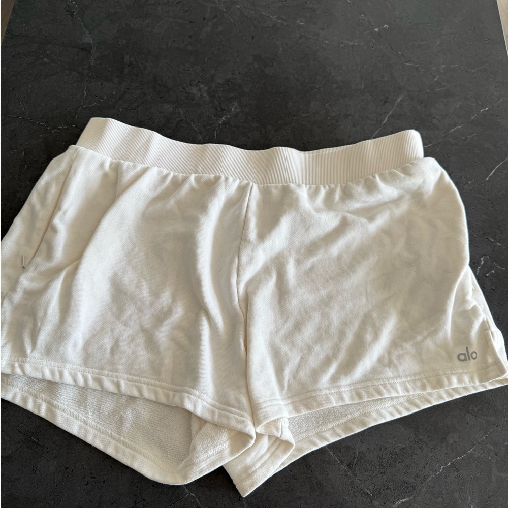 ALO Yoga Cream Shorts Soft Cotton Comfort